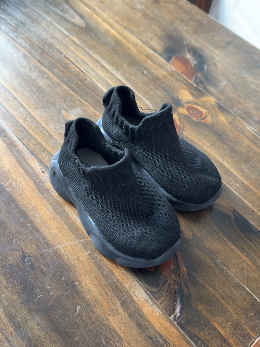 Kids Black Slip-On Knit Athletic Shoes - Unbranded